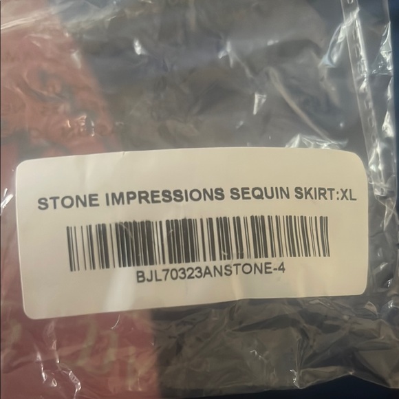 JLUXLABEL Gold Sequin Velvet Skirt Set - Picture 8 of 16